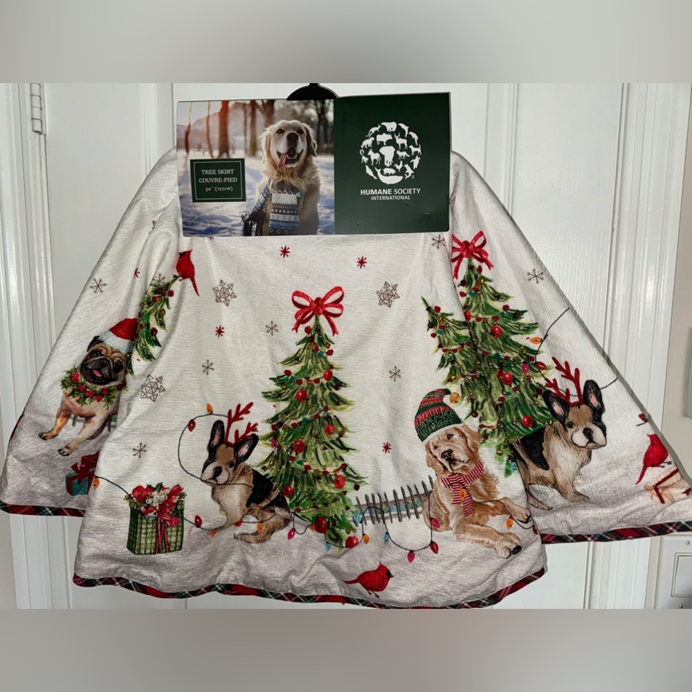 NWT Humane Society Dogs 50" Tree Skirt with Dogs and Bells